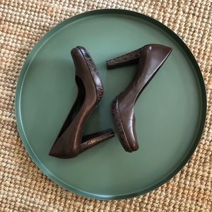 Gianni Bini brown leather heels Size 8M